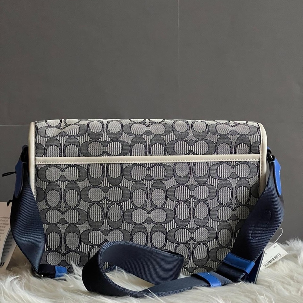 C9158 - Coach League Messenger Bag in Signature Jacquard - Picture 6 of 13